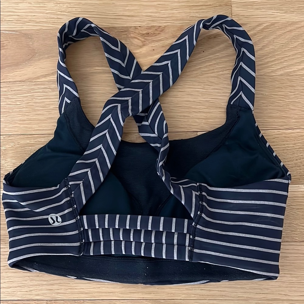 Lululemon sports bra size 2